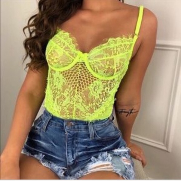 Last one ☝🏼 🔥🔥🔥lace bodysuit neon lime - Picture 5 of 6